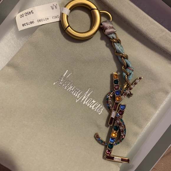 SOLD ON TRADESY. - Picture 3 of 3